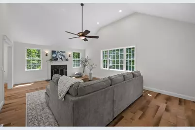 128 Memorial Dr, Shrewsbury, MA 01545 - Photo 15