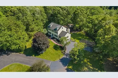 128 Memorial Dr, Shrewsbury, MA 01545 - Photo 11