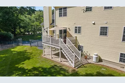 128 Memorial Dr, Shrewsbury, MA 01545 - Photo 5