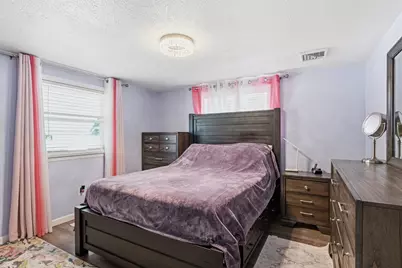 140 Ruskin St, Chicopee, MA 01020 - Photo 17