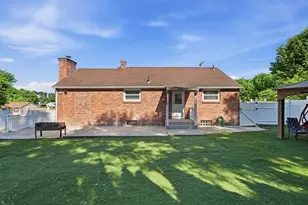 140 Ruskin St, Chicopee, MA 01020 - Photo 35