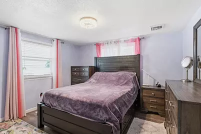 140 Ruskin St, Chicopee, MA 01020 - Photo 17