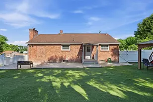 140 Ruskin St, Chicopee, MA 01020 - Photo 35
