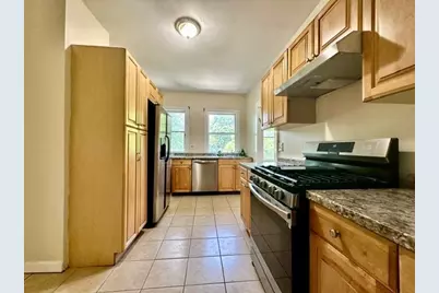 206 Sumner St #6, Newton, MA 02459 - Photo 1