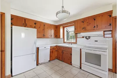 18 Livesey Rd, Quincy, MA 02171 - Photo 5