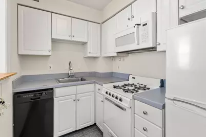 21 Bowdoin Street #2C, Boston, MA 02114 - Photo 7