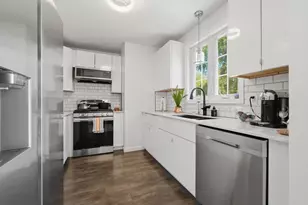 10 Slocum Farm Dr, Dartmouth, MA 02747 - Photo 15