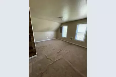 52 Acushnet St, Springfield, MA 01105 - Photo 25