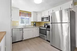 42 Hawthorn Ave, Needham, MA 02492 - Photo 5