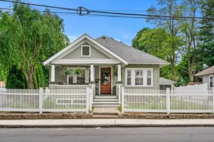 31 Sycamore St, Lowell, MA 01852 - Photo 1