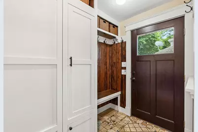 31 Sycamore St, Lowell, MA 01852 - Photo 27