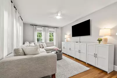 31 Sycamore St, Lowell, MA 01852 - Photo 7
