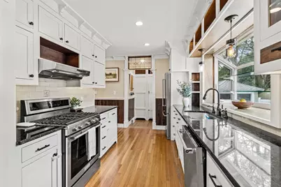 31 Sycamore St, Lowell, MA 01852 - Photo 13