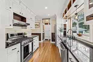 31 Sycamore St, Lowell, MA 01852 - Photo 13