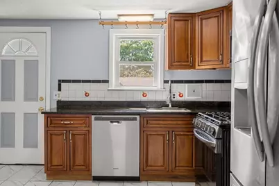 2 Canaan St, Boston, MA 02126 - Photo 11
