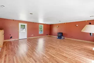 27 Charles Ave, Uxbridge, MA 01569 - Photo 11