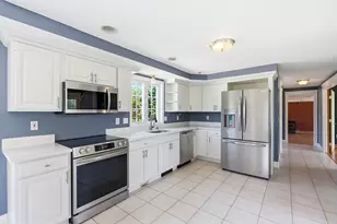 27 Charles Ave, Uxbridge, MA 01569 - Photo 5