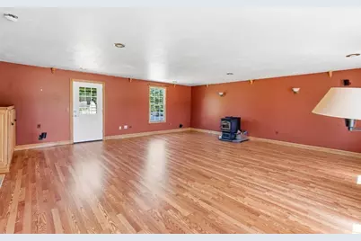 27 Charles Ave, Uxbridge, MA 01569 - Photo 15