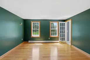 27 Charles Ave, Uxbridge, MA 01569 - Photo 11