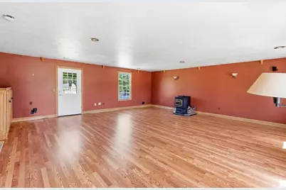 27 Charles Ave, Uxbridge, MA 01569 - Photo 11