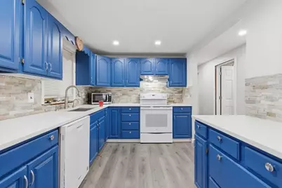 12 North Doris Avenue, Brockton, MA 02301 - Photo 5