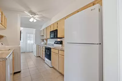22 Fredette St #22, Chicopee, MA 01022 - Photo 9