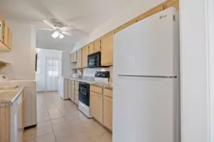 22 Fredette St, Chicopee, MA 01022 - Photo 9