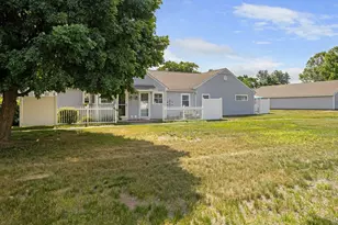 22 Fredette St, Chicopee, MA 01022 - Photo 3