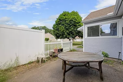 22 Fredette St #22, Chicopee, MA 01022 - Photo 19