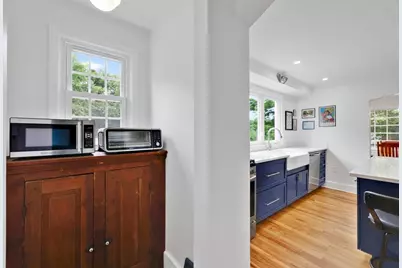 378 Roosevelt Ave, Springfield, MA 01118 - Photo 17