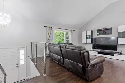 22 Columbia Ave, Fitchburg, MA 01420 - Photo 3