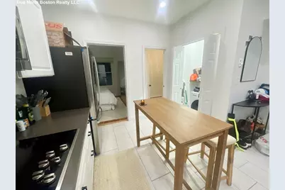 206 Hanover St #2, Boston, MA 02113 - Photo 3