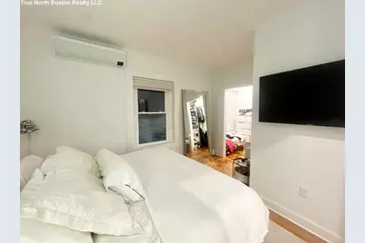 206 Hanover St #2, Boston, MA 02113 - Photo 5