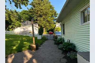 186 Prospect St, Leominster, MA 01453 - Photo 33