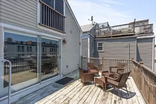 256 W 3rd St, Boston, MA 02127 - Photo 11