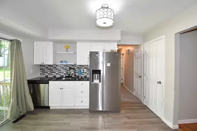 3 Vineland Ave, East Longmeadow, MA 01028 - Photo 9