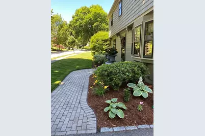 94 Beeching St, Worcester, MA 01602 - Photo 3