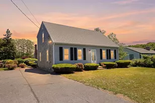 10 Antlers Shore Dr, Falmouth, MA 02536 - Photo 3