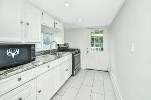 452 Tecumseh St, Fall River, MA 02721 - Photo 5