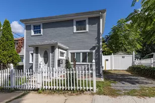 452 Tecumseh St, Fall River, MA 02721 - Photo 3