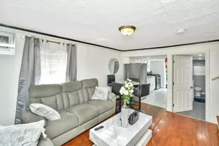 452 Tecumseh St, Fall River, MA 02721 - Photo 3
