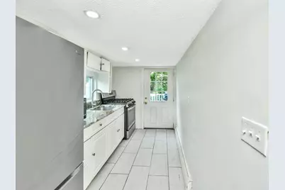 452 Tecumseh St, Fall River, MA 02721 - Photo 7
