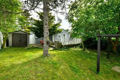 452 Tecumseh St, Fall River, MA 02721 - Photo 23