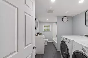 452 Tecumseh St, Fall River, MA 02721 - Photo 11