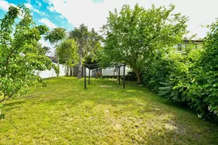 452 Tecumseh St, Fall River, MA 02721 - Photo 25