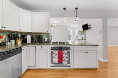 46 Ash St, Brockton, MA 02301 - Photo 9