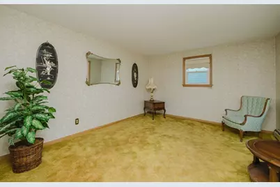 80 Wellesley, Somerset, MA 02726 - Photo 3