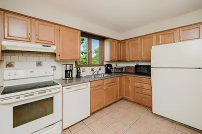 80 Wellesley, Somerset, MA 02726 - Photo 9