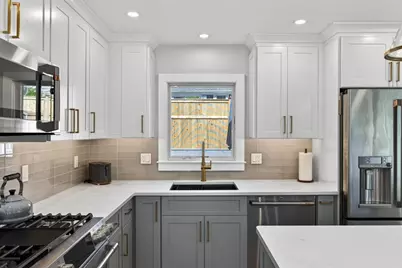 15 Beach Pine Rd, Dennis, MA 02639 - Photo 5