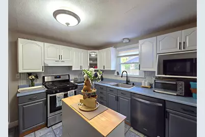 216 Plumtree Rd, Springfield, MA 01118 - Photo 7